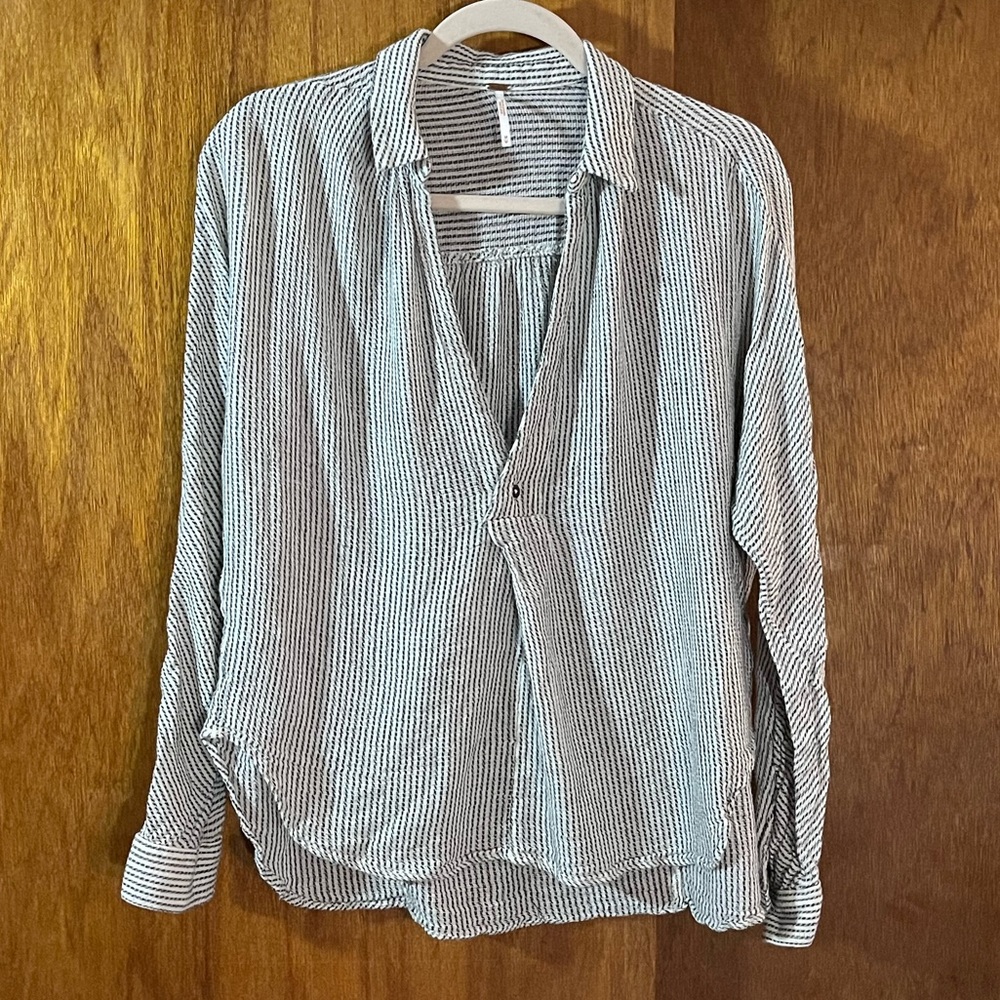 FREE PEOPLE Lightweight Black and White Shirt Sz M